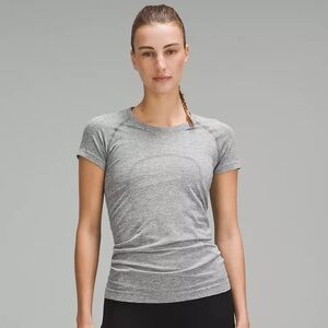 Lululemon Swiftly Short Sleeve Hip Length Shirt - Grey, Size 6
